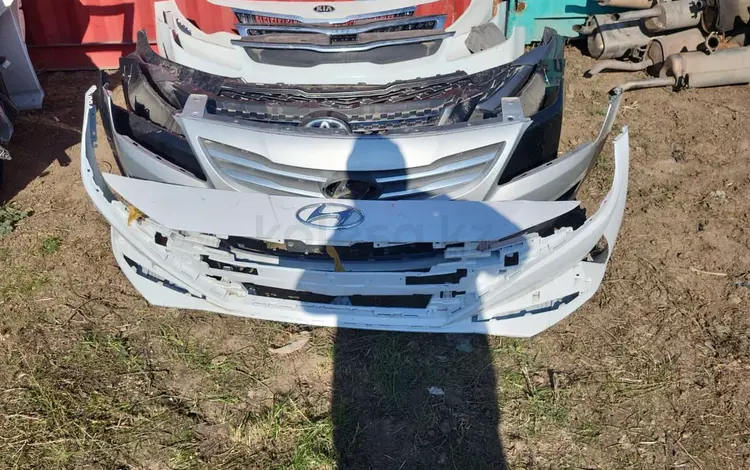 Hyundai Elantra 2022 год передний бампер за 1 000 тг. в Алматы