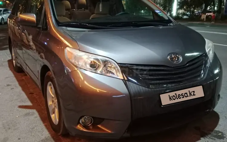 Toyota Sienna 2015 годаfor13 300 000 тг. в Кызылорда