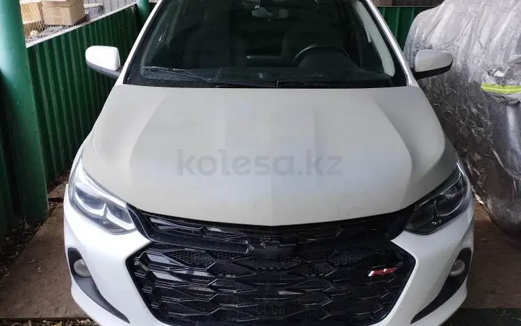 Chevrolet Onix 2023 года за 5 273 000 тг. в Караганда