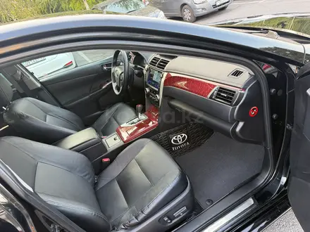 Toyota Camry 2014 года за 9 900 000 тг. в Шымкент – фото 18