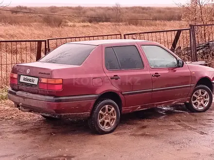 Volkswagen Vento 1993 года за 950 000 тг. в Караганда – фото 3