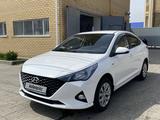 Hyundai Accent 2022 года за 8 990 000 тг. в Актобе – фото 2