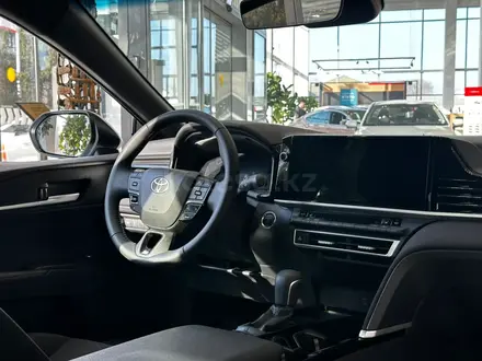 Toyota Camry Elegance 2025 года за 20 790 000 тг. в Алматы – фото 2