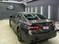 Toyota Camry 2018 года за 8 000 000 тг. в Актобе – фото 3