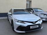 Toyota Camry 2021 года за 13 900 000 тг. в Астана – фото 3