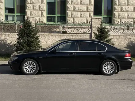 BMW 750 2006 года за 5 600 000 тг. в Астана – фото 6