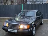 Mercedes-Benz E 200 1993 годаүшін2 000 000 тг. в Уральск – фото 2