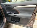 Toyota Highlander 2019 года за 17 778 784 тг. в Алматы – фото 4