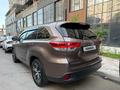 Toyota Highlander 2019 года за 17 778 784 тг. в Алматы – фото 3