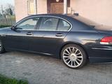 BMW 750 2006 годаүшін6 391 000 тг. в Талдыкорган – фото 3