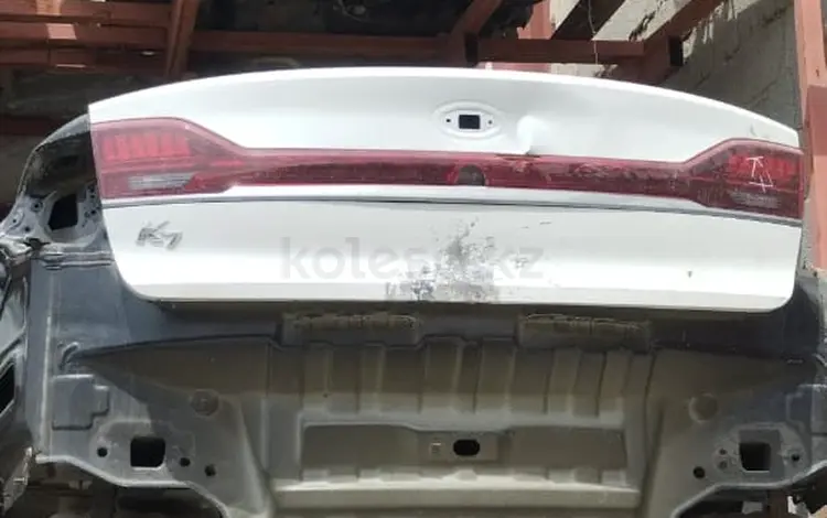 Задняя крышка багажа на кия к7 за 180 000 тг. в Актау