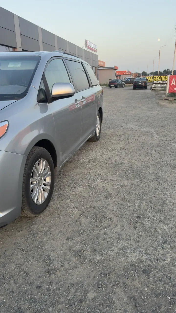 Toyota Sienna, 2015