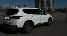 Hyundai Santa Fe 2018 годаүшін10 200 000 тг. в Астана – фото 4