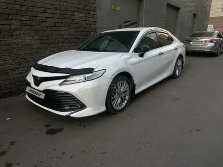 Toyota Camry 2018 года за 14 000 000 тг. в Астана