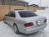 Mercedes-Benz E 320 2001 года за 5 000 000 тг. в Жанаозен – фото 3