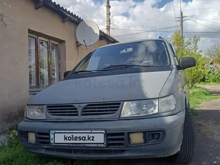 Mitsubishi Space Runner 1995 года за 900 000 тг. в Астана