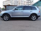 Volkswagen Touareg 2005 года за 4 500 000 тг. в Астана