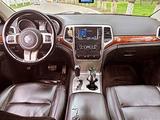 Jeep Grand Cherokee 2011 года за 12 000 000 тг. в Алматы – фото 2