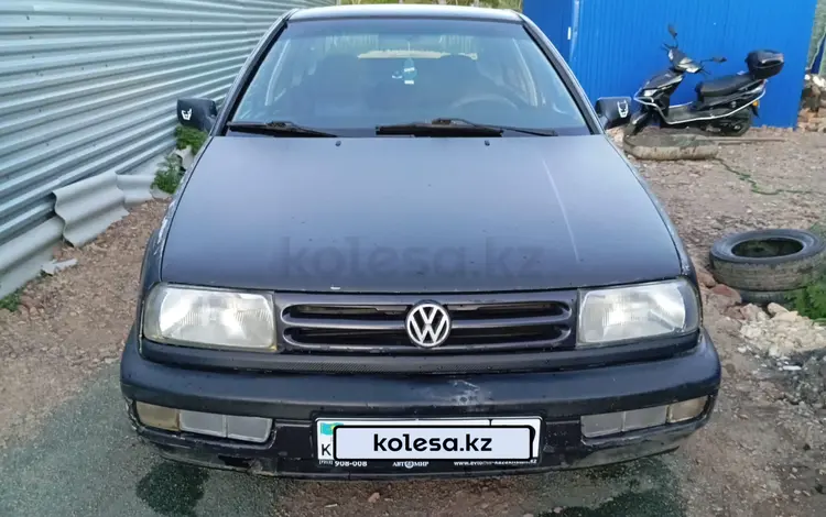 Volkswagen Vento 1993 годаfor840 000 тг. в Караганда