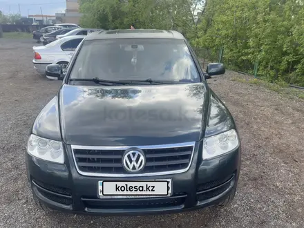 Volkswagen Touareg 2004 года за 3 899 999 тг. в Астана – фото 13