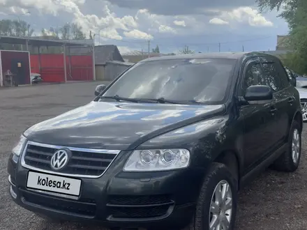 Volkswagen Touareg 2004 года за 3 899 999 тг. в Астана
