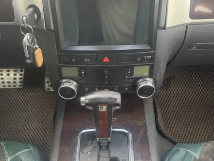 Volkswagen Touareg 2004 года за 3 899 999 тг. в Астана – фото 28