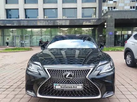 Lexus LS 500 2018 года за 30 200 000 тг. в Астана – фото 2