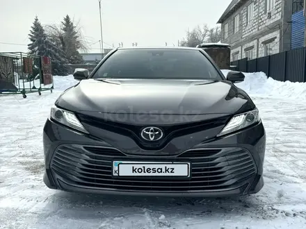 Toyota Camry 2019 года за 13 800 000 тг. в Алматы – фото 3