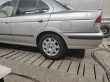 Nissan Sunny 1999 годаfor1 590 000 тг. в Усть-Каменогорск – фото 4