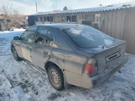 Nissan Primera 1992 года за 550 000 тг. в Денисовка – фото 2