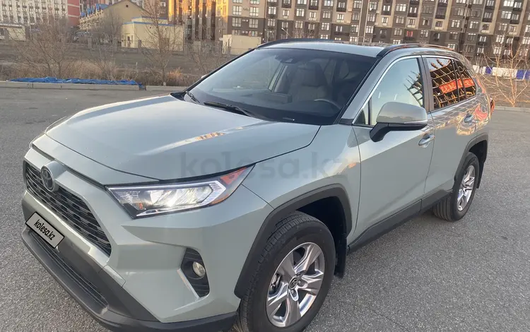 Toyota RAV4 2022 года за 15 500 000 тг. в Атырау