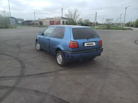 Volkswagen Golf 1993 года за 700 000 тг. в Караганда – фото 3