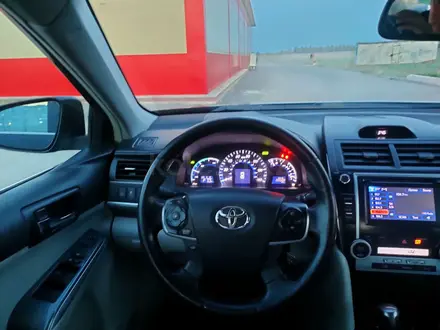 Toyota Camry 2013 года за 5 900 000 тг. в Актобе – фото 20