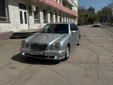 Mercedes-Benz E 320 2000 года за 6 500 000 тг. в Астана – фото 2