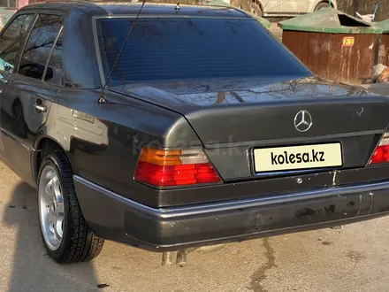 Mercedes-Benz E 220 1991 года за 2 222 222 тг. в Алматы – фото 11