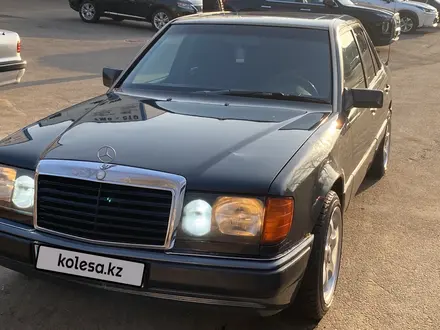 Mercedes-Benz E 220 1991 года за 2 222 222 тг. в Алматы – фото 12