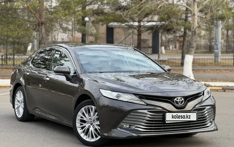 Toyota Camry 2018 годаfor15 800 000 тг. в Астана