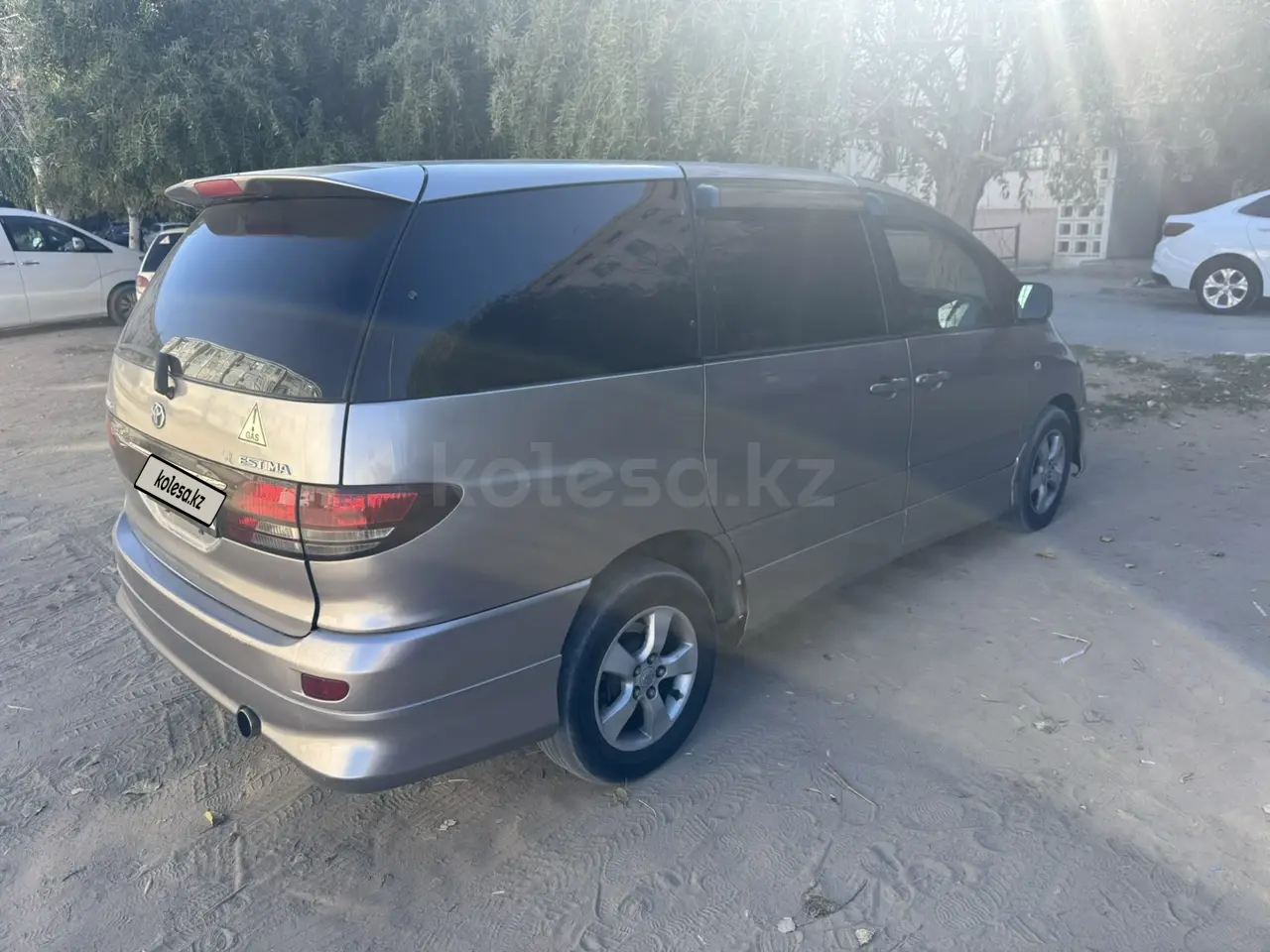 Toyota Estima, 2004