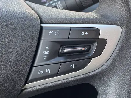 Chevrolet Tracker 2024 года за 7 190 000 тг. в Алматы – фото 19