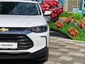 Chevrolet Tracker 2024 года за 7 190 000 тг. в Алматы – фото 27