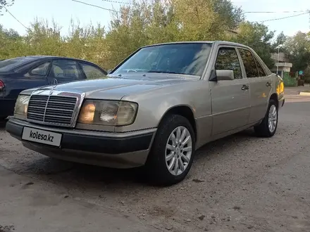 Mercedes-Benz E 200 1993 года за 2 200 000 тг. в Шу – фото 2