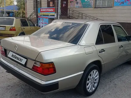 Mercedes-Benz E 200 1993 года за 2 200 000 тг. в Шу – фото 5