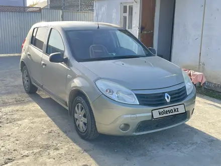 Renault Sandero 2011 года за 3 500 000 тг. в Атырау – фото 2