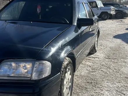 Mercedes-Benz C 180 1996 года за 1 350 000 тг. в Экибастуз – фото 4