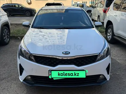 Kia Rio 2021 года за 7 500 000 тг. в Атырау