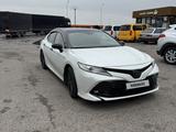 Toyota Camry 2019 года за 13 500 000 тг. в Алматы – фото 2