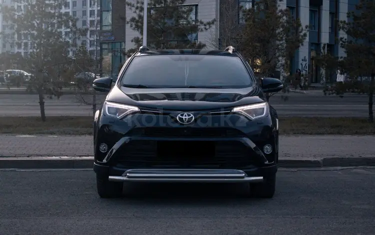 Toyota RAV4 2019 года за 14 000 000 тг. в Астана