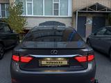 Lexus ES 300h 2015 года за 12 500 000 тг. в Актобе – фото 4