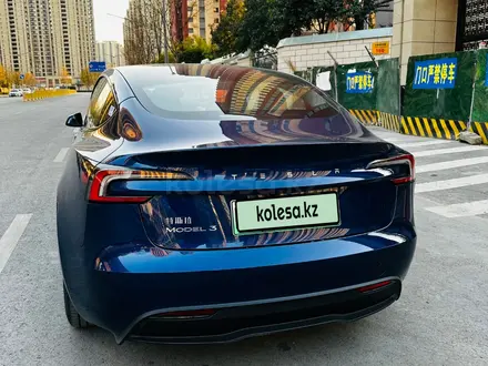 Tesla Model 3 2024 года за 17 400 000 тг. в Алматы – фото 2