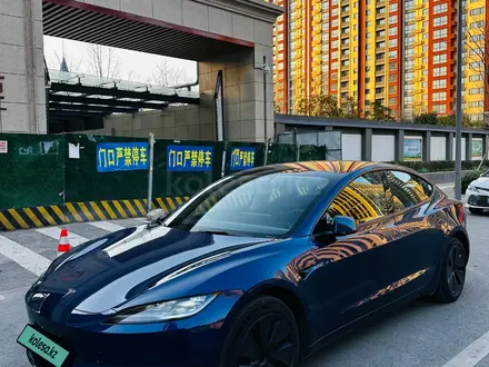Tesla Model 3 2024 года за 17 400 000 тг. в Алматы – фото 3